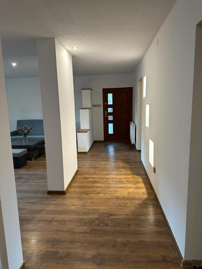Appartement Agroturystyka Alpaka Konradow à Konradow  Extérieur photo