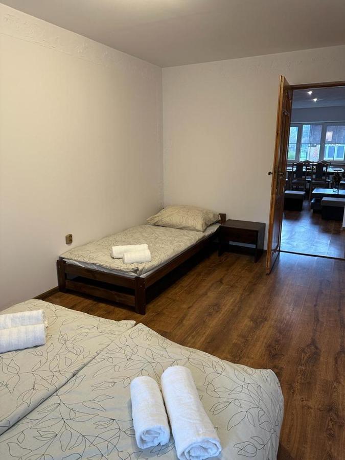 Appartement Agroturystyka Alpaka Konradow à Konradow  Extérieur photo