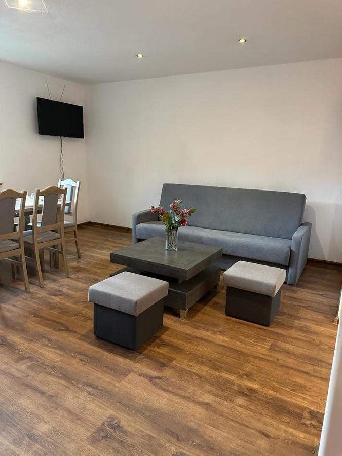 Appartement Agroturystyka Alpaka Konradow à Konradow  Extérieur photo