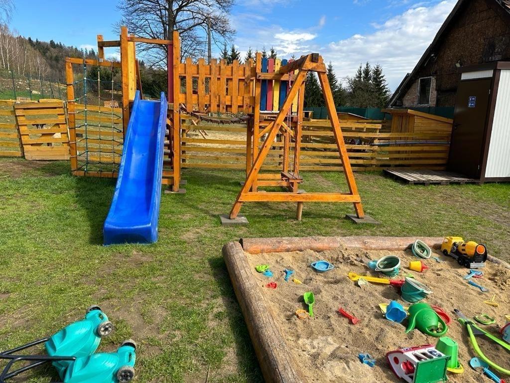 Appartement Agroturystyka Alpaka Konradow à Konradow  Extérieur photo