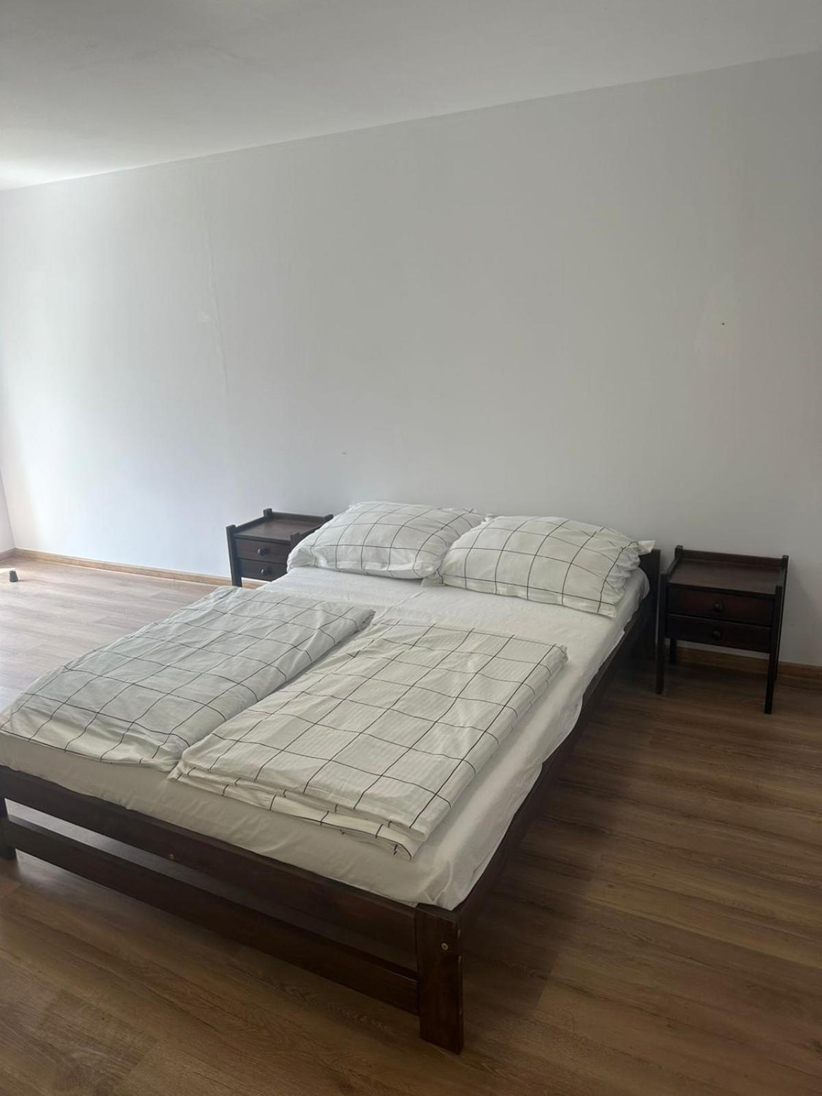 Appartement Agroturystyka Alpaka Konradow à Konradow  Extérieur photo