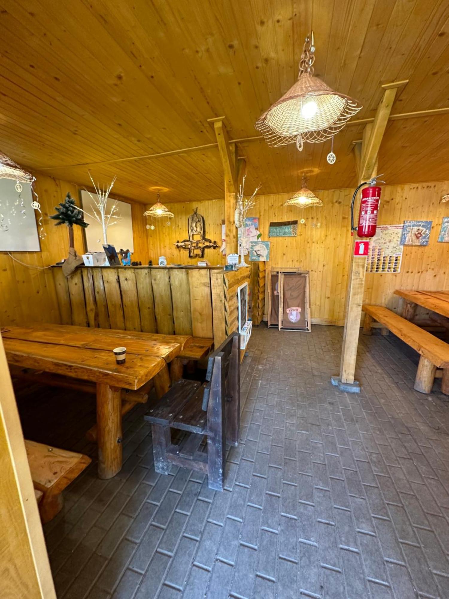 Appartement Agroturystyka Alpaka Konradow à Konradow  Extérieur photo